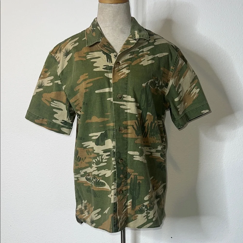Banana Republic Camo Cactus Safari Button Up Short Sleeve Shirt